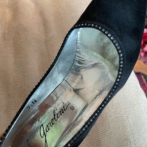 GAROLINI BLACK RHINESTONED PUMPS. SIZE 7.5 Narrow.